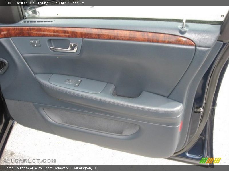 Blue Chip / Titanium 2007 Cadillac DTS Luxury