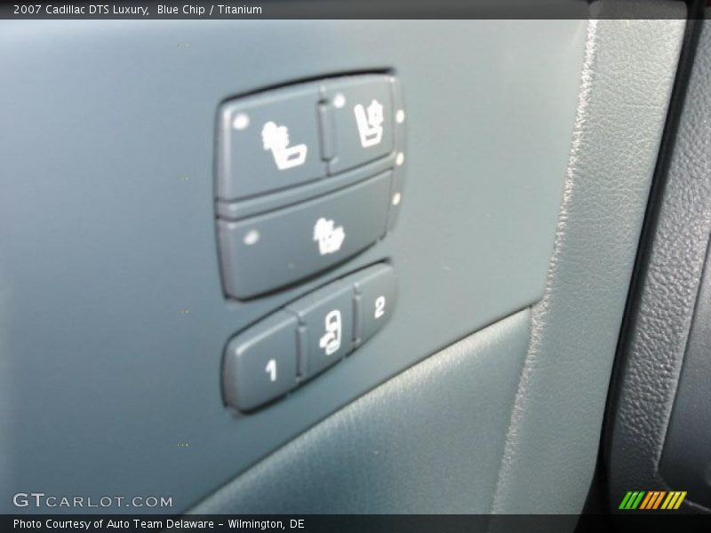 Blue Chip / Titanium 2007 Cadillac DTS Luxury