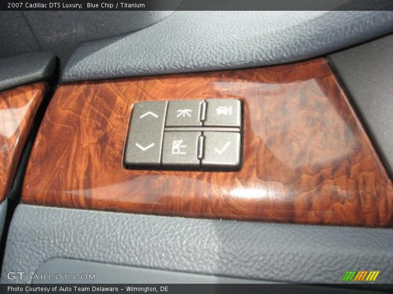 Blue Chip / Titanium 2007 Cadillac DTS Luxury