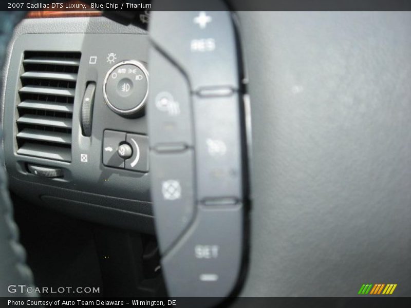Blue Chip / Titanium 2007 Cadillac DTS Luxury