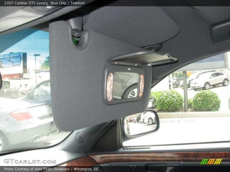 Blue Chip / Titanium 2007 Cadillac DTS Luxury