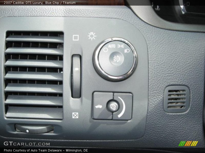 Blue Chip / Titanium 2007 Cadillac DTS Luxury