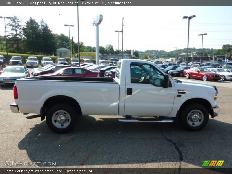 Oxford White / Medium Stone 2009 Ford F250 Super Duty XL Regular Cab