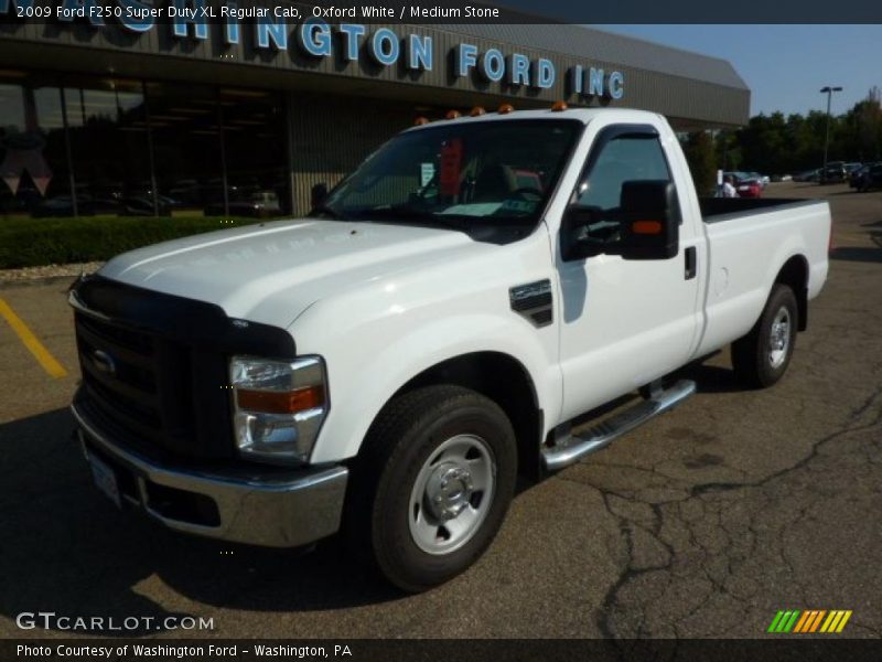 Oxford White / Medium Stone 2009 Ford F250 Super Duty XL Regular Cab