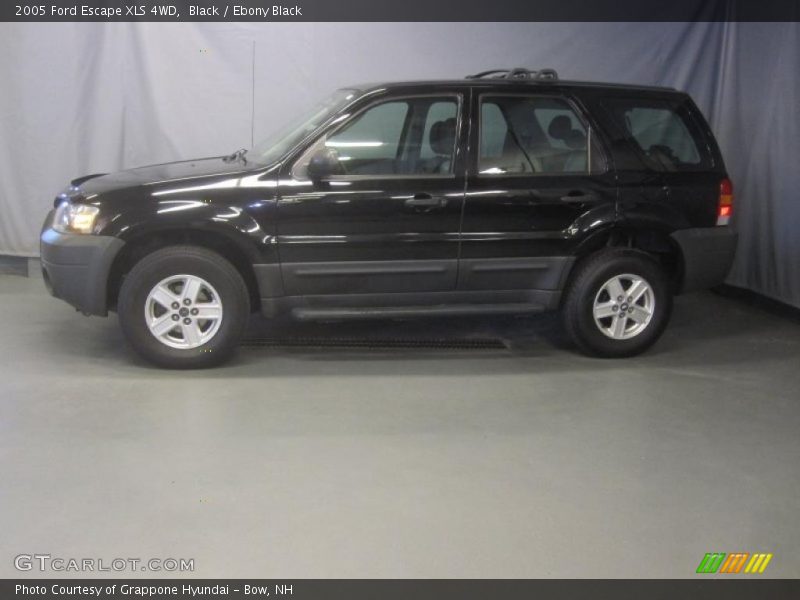 Black / Ebony Black 2005 Ford Escape XLS 4WD