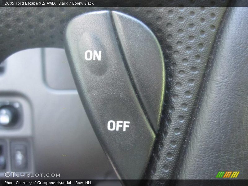 Black / Ebony Black 2005 Ford Escape XLS 4WD