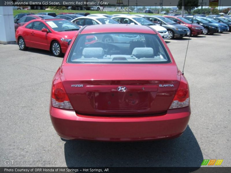 Electric Red Metallic / Gray 2005 Hyundai Elantra GLS Sedan