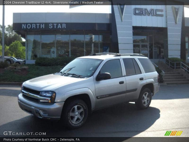 Silverstone Metallic / Medium Pewter 2004 Chevrolet TrailBlazer LS 4x4