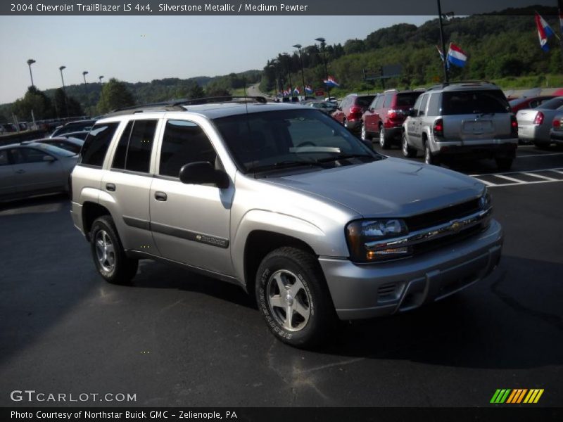 Silverstone Metallic / Medium Pewter 2004 Chevrolet TrailBlazer LS 4x4