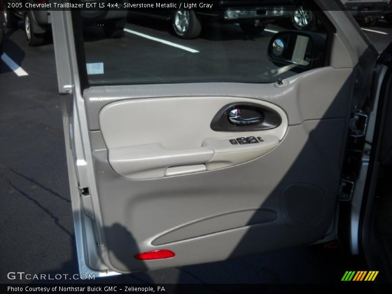 Silverstone Metallic / Light Gray 2005 Chevrolet TrailBlazer EXT LS 4x4