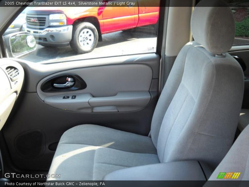 Silverstone Metallic / Light Gray 2005 Chevrolet TrailBlazer EXT LS 4x4