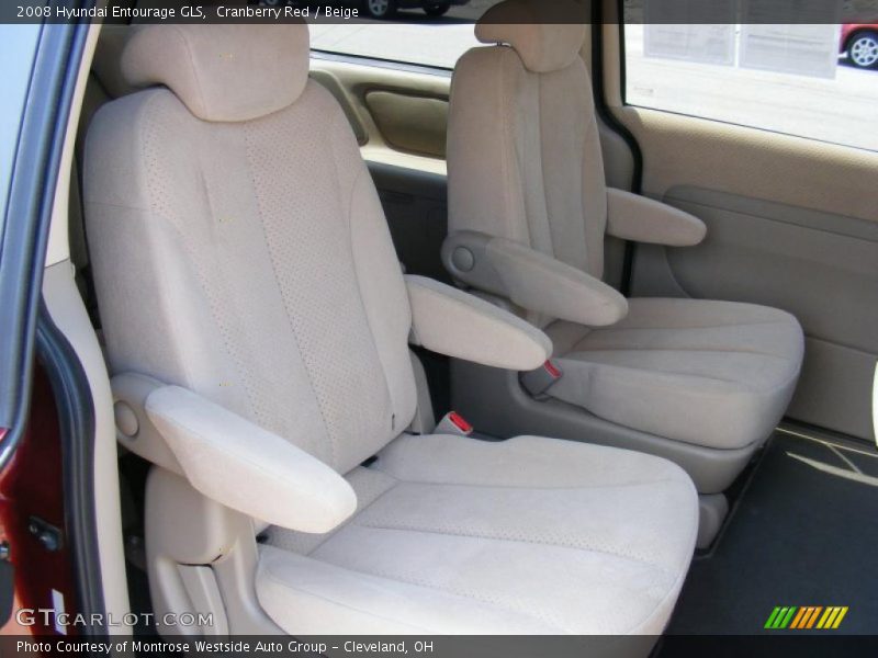 Cranberry Red / Beige 2008 Hyundai Entourage GLS