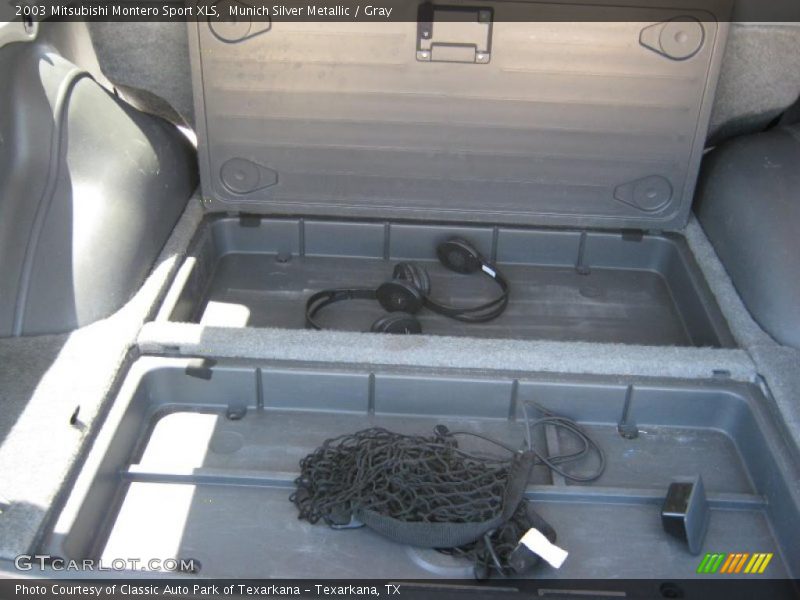 Munich Silver Metallic / Gray 2003 Mitsubishi Montero Sport XLS