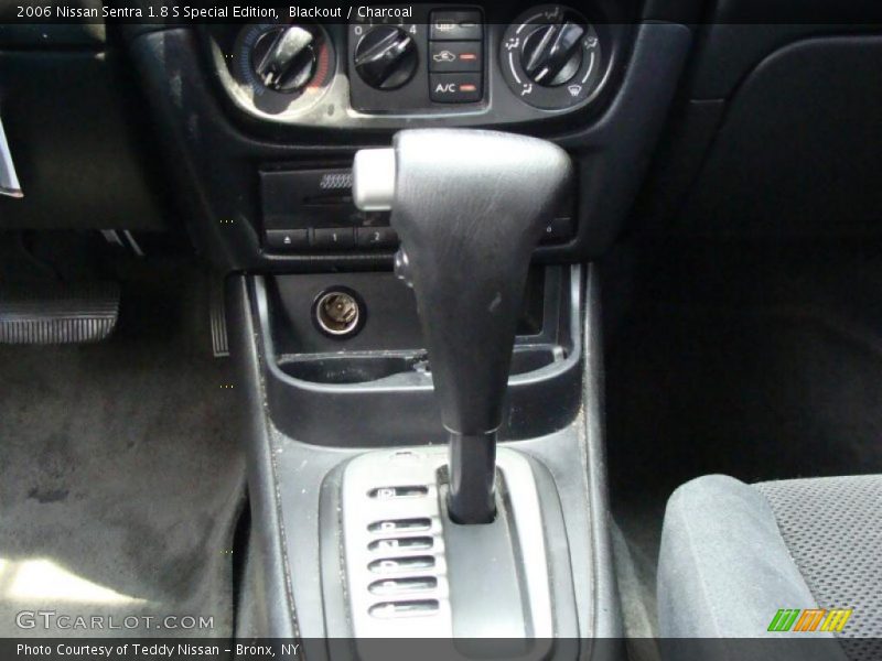 Blackout / Charcoal 2006 Nissan Sentra 1.8 S Special Edition