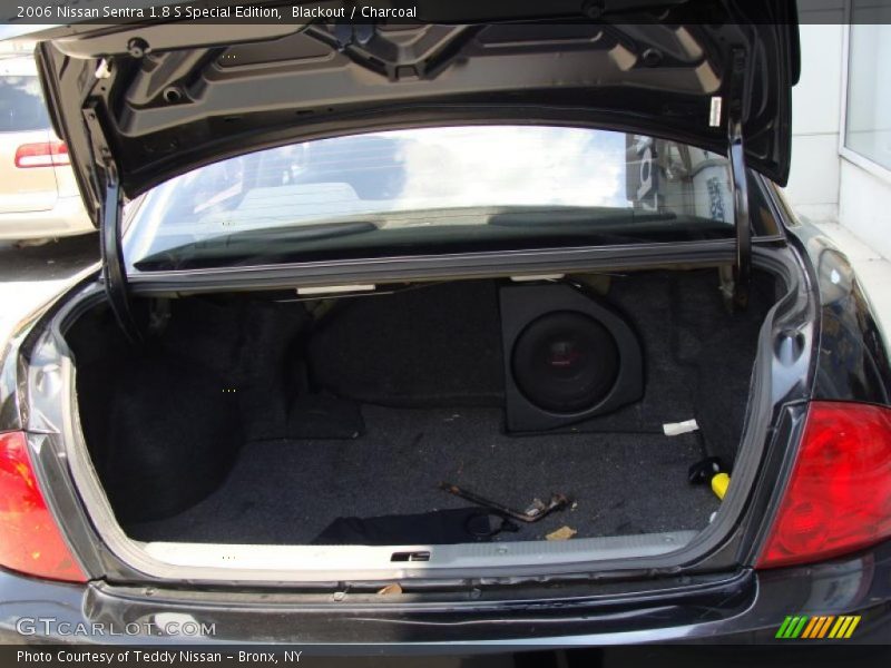 Blackout / Charcoal 2006 Nissan Sentra 1.8 S Special Edition