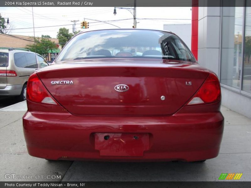 Radiant Red / Gray 2004 Kia Spectra LS Sedan