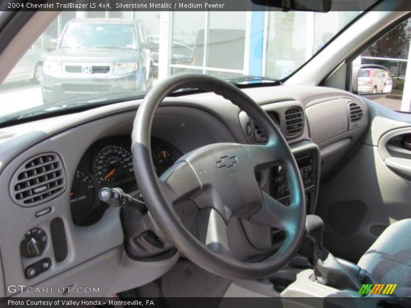 Silverstone Metallic / Medium Pewter 2004 Chevrolet TrailBlazer LS 4x4