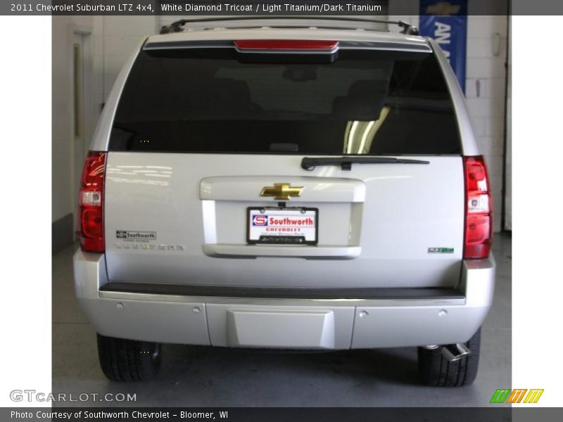 White Diamond Tricoat / Light Titanium/Dark Titanium 2011 Chevrolet Suburban LTZ 4x4