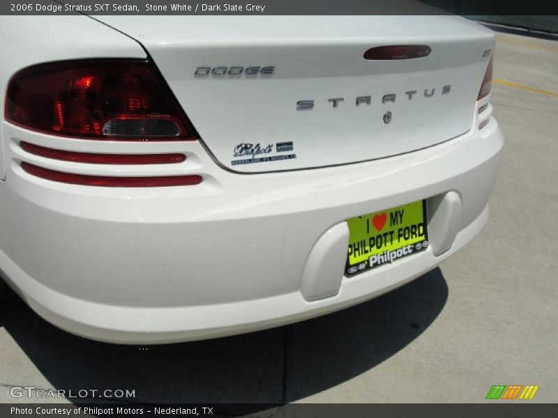 Stone White / Dark Slate Grey 2006 Dodge Stratus SXT Sedan