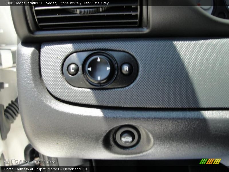 Stone White / Dark Slate Grey 2006 Dodge Stratus SXT Sedan