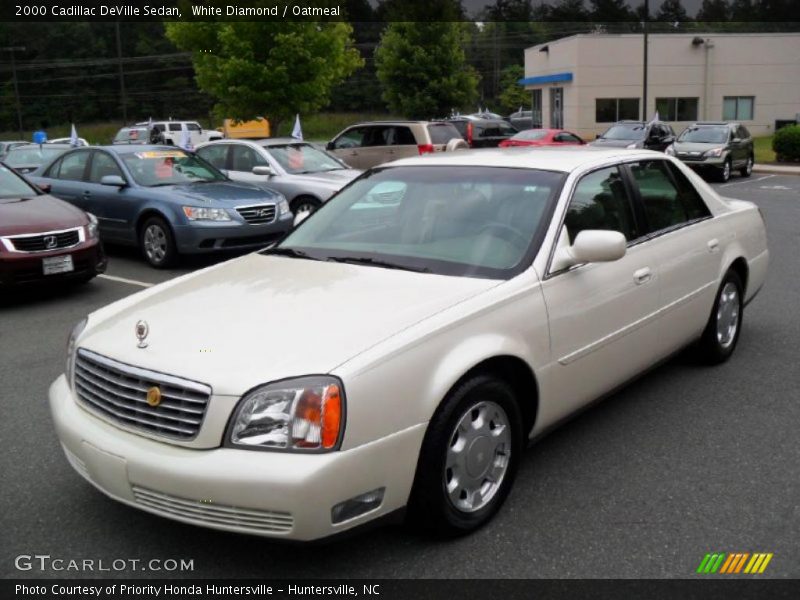 White Diamond / Oatmeal 2000 Cadillac DeVille Sedan