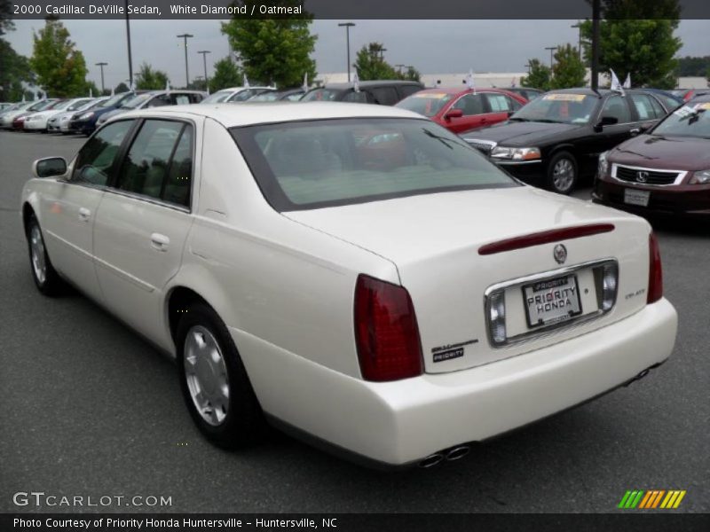 White Diamond / Oatmeal 2000 Cadillac DeVille Sedan