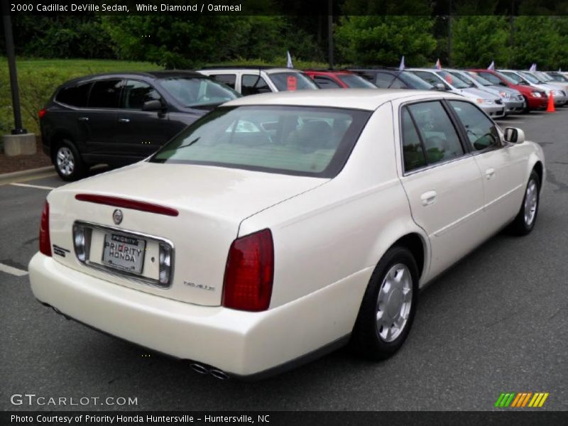 White Diamond / Oatmeal 2000 Cadillac DeVille Sedan