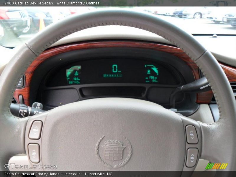 White Diamond / Oatmeal 2000 Cadillac DeVille Sedan