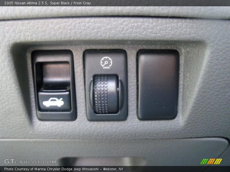Super Black / Frost Gray 2005 Nissan Altima 2.5 S