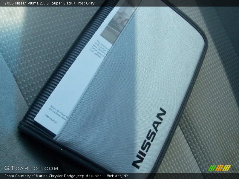 Super Black / Frost Gray 2005 Nissan Altima 2.5 S