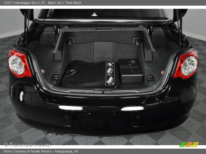 Black Uni / Titan Black 2007 Volkswagen Eos 2.0T