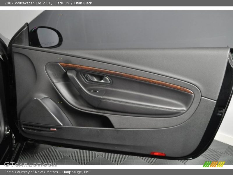 Black Uni / Titan Black 2007 Volkswagen Eos 2.0T