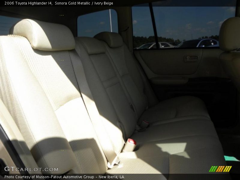 Sonora Gold Metallic / Ivory Beige 2006 Toyota Highlander I4