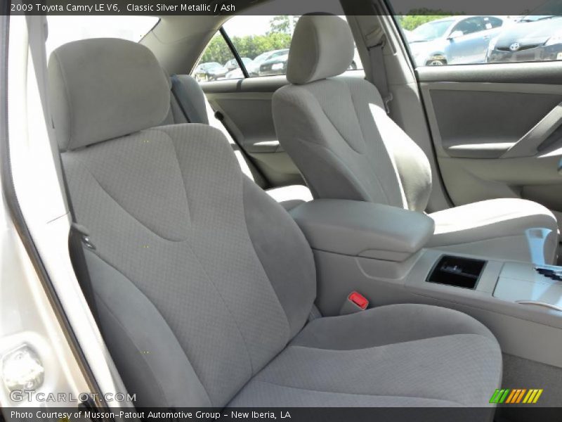 Classic Silver Metallic / Ash 2009 Toyota Camry LE V6