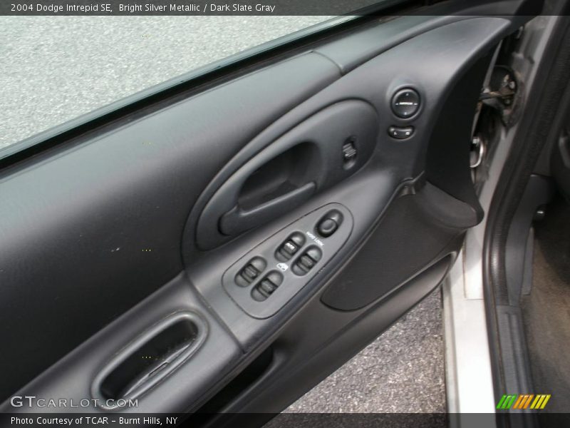 Bright Silver Metallic / Dark Slate Gray 2004 Dodge Intrepid SE