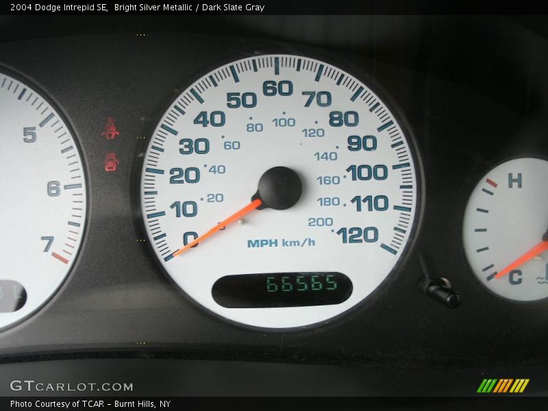 Bright Silver Metallic / Dark Slate Gray 2004 Dodge Intrepid SE
