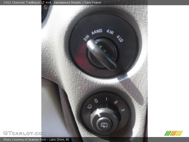Sandalwood Metallic / Dark Pewter 2002 Chevrolet TrailBlazer LT 4x4
