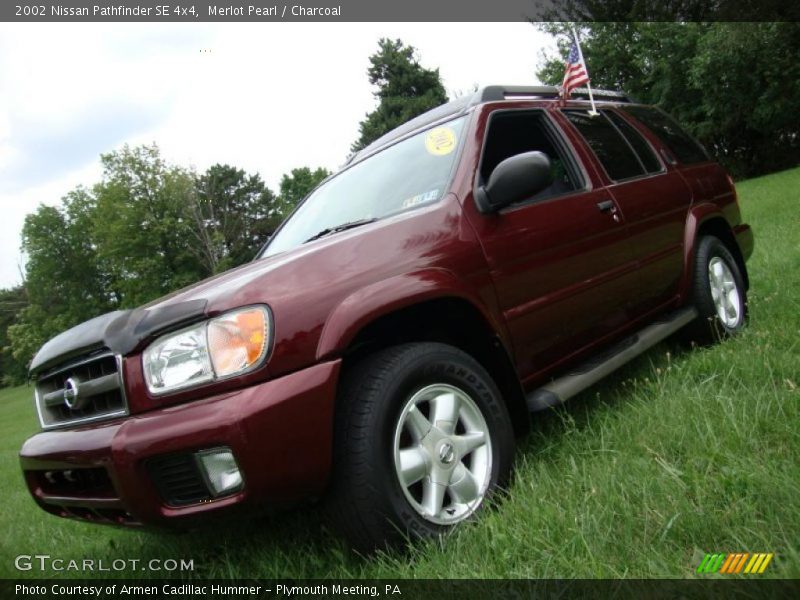 Merlot Pearl / Charcoal 2002 Nissan Pathfinder SE 4x4