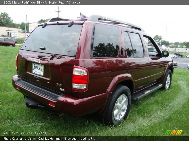 Merlot Pearl / Charcoal 2002 Nissan Pathfinder SE 4x4