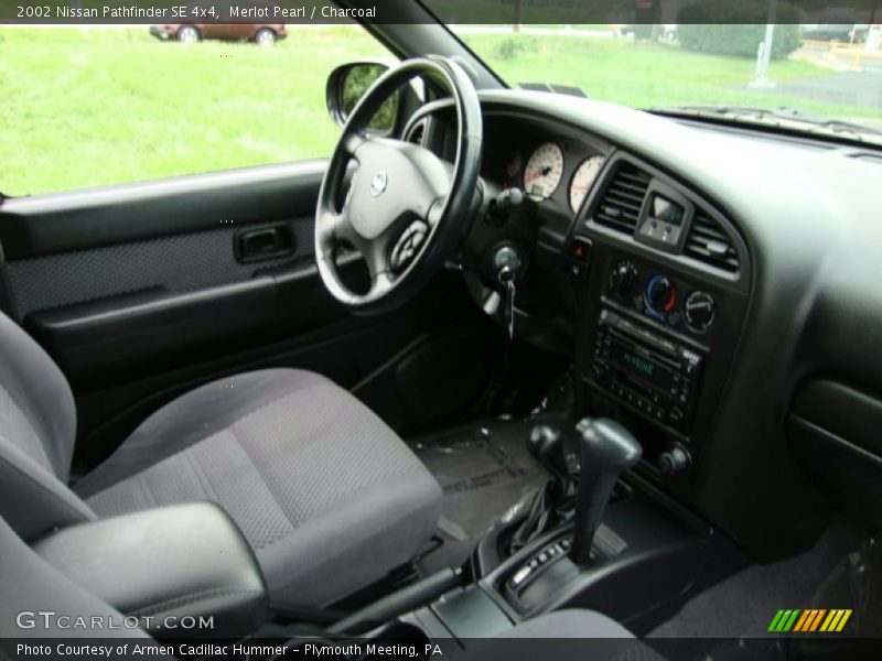 Merlot Pearl / Charcoal 2002 Nissan Pathfinder SE 4x4