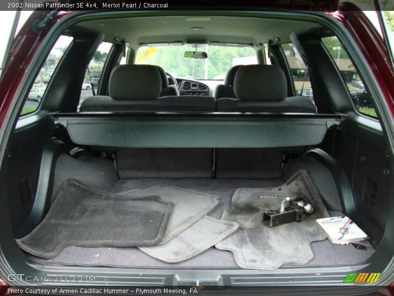 Merlot Pearl / Charcoal 2002 Nissan Pathfinder SE 4x4