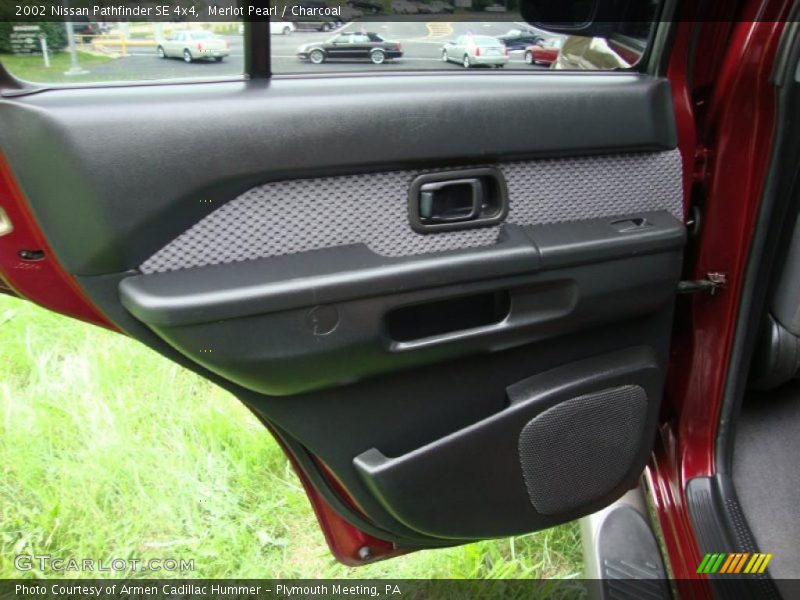 Merlot Pearl / Charcoal 2002 Nissan Pathfinder SE 4x4