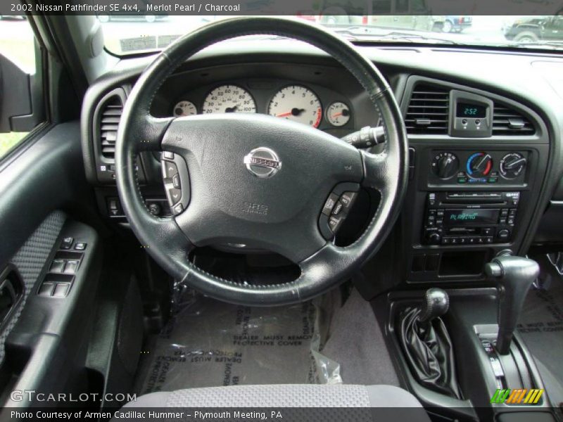 Merlot Pearl / Charcoal 2002 Nissan Pathfinder SE 4x4