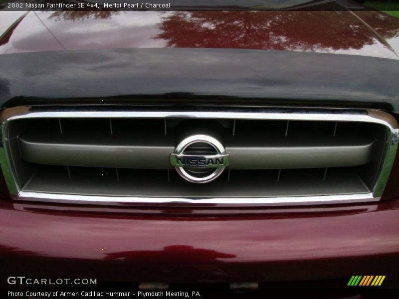 Merlot Pearl / Charcoal 2002 Nissan Pathfinder SE 4x4