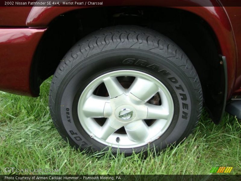 Merlot Pearl / Charcoal 2002 Nissan Pathfinder SE 4x4