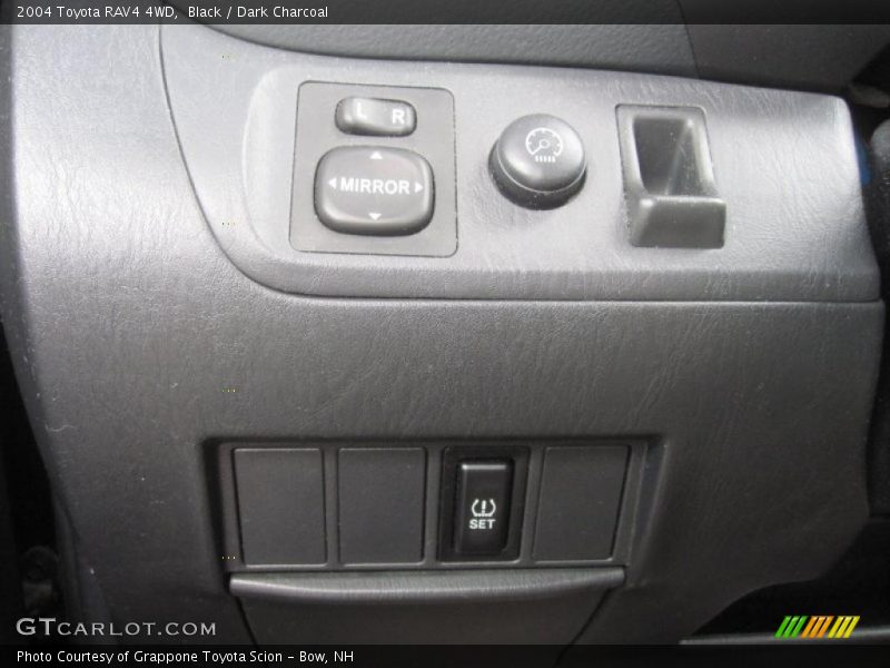 Black / Dark Charcoal 2004 Toyota RAV4 4WD