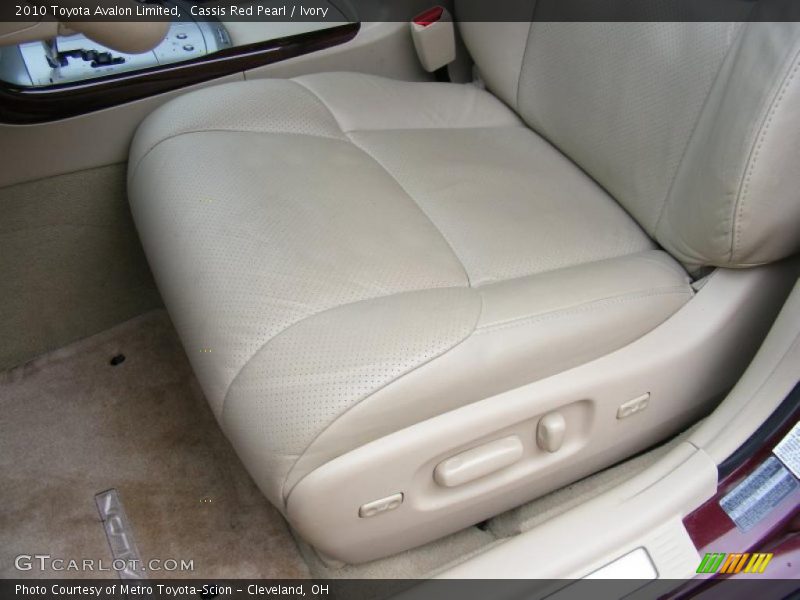 Cassis Red Pearl / Ivory 2010 Toyota Avalon Limited