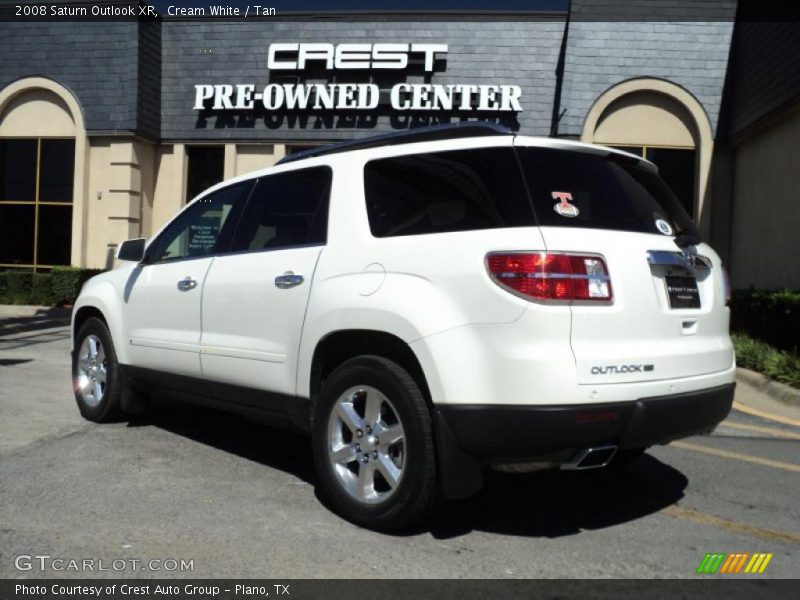 Cream White / Tan 2008 Saturn Outlook XR