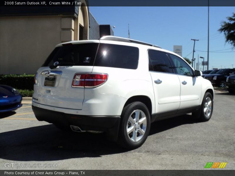 Cream White / Tan 2008 Saturn Outlook XR