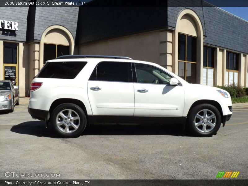 Cream White / Tan 2008 Saturn Outlook XR